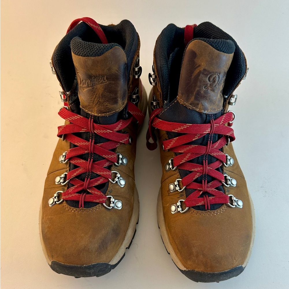 Danner 600 Leaf GTX Women’s 8 Hiking Boots